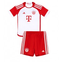 Billiga Bayern Munich Alphonso Davies #19 Barnkläder Hemma fotbollskläder till baby 2023-24 Kortärmad (+ Korta byxor)